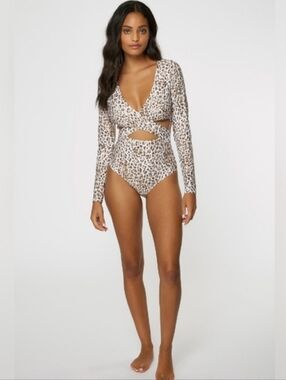 O'Neill Neo Moonsong NWT White Swimwear  Size Extra Large Long Sleeve